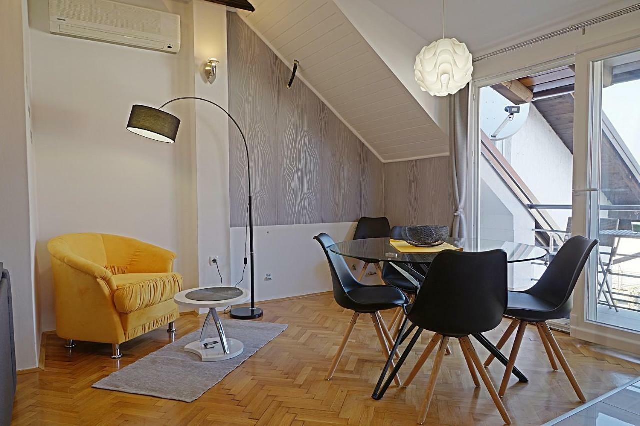 Apartman Studio Sonas 3 With Free Private Parking カルロヴァッツ エクステリア 写真