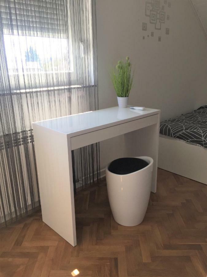 Apartman Studio Sonas 3 With Free Private Parking カルロヴァッツ エクステリア 写真
