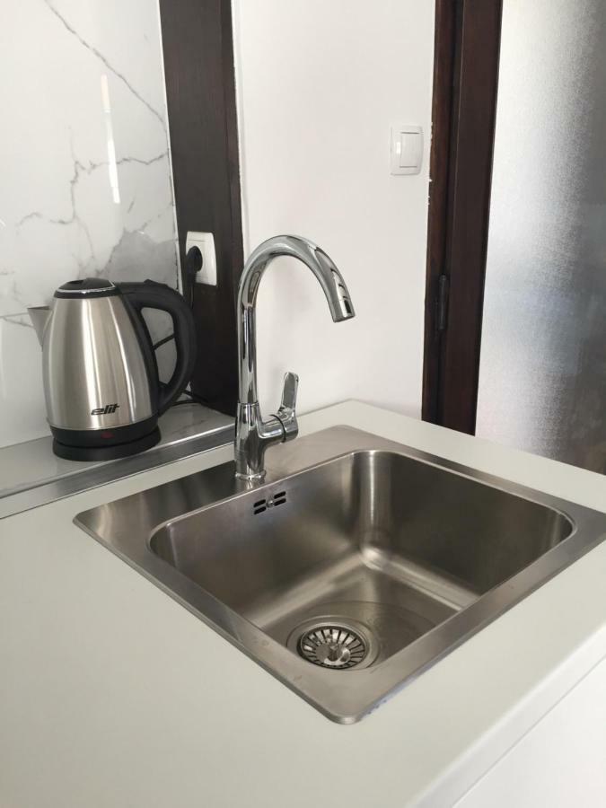 Apartman Studio Sonas 3 With Free Private Parking カルロヴァッツ エクステリア 写真